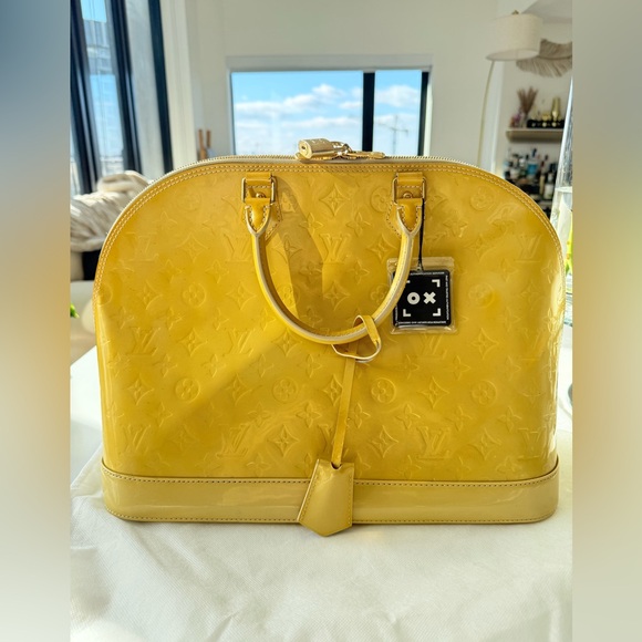 Authentic Louis Vuitton Alma GM Vernis Bag Yellow. - Picture 2 of 12